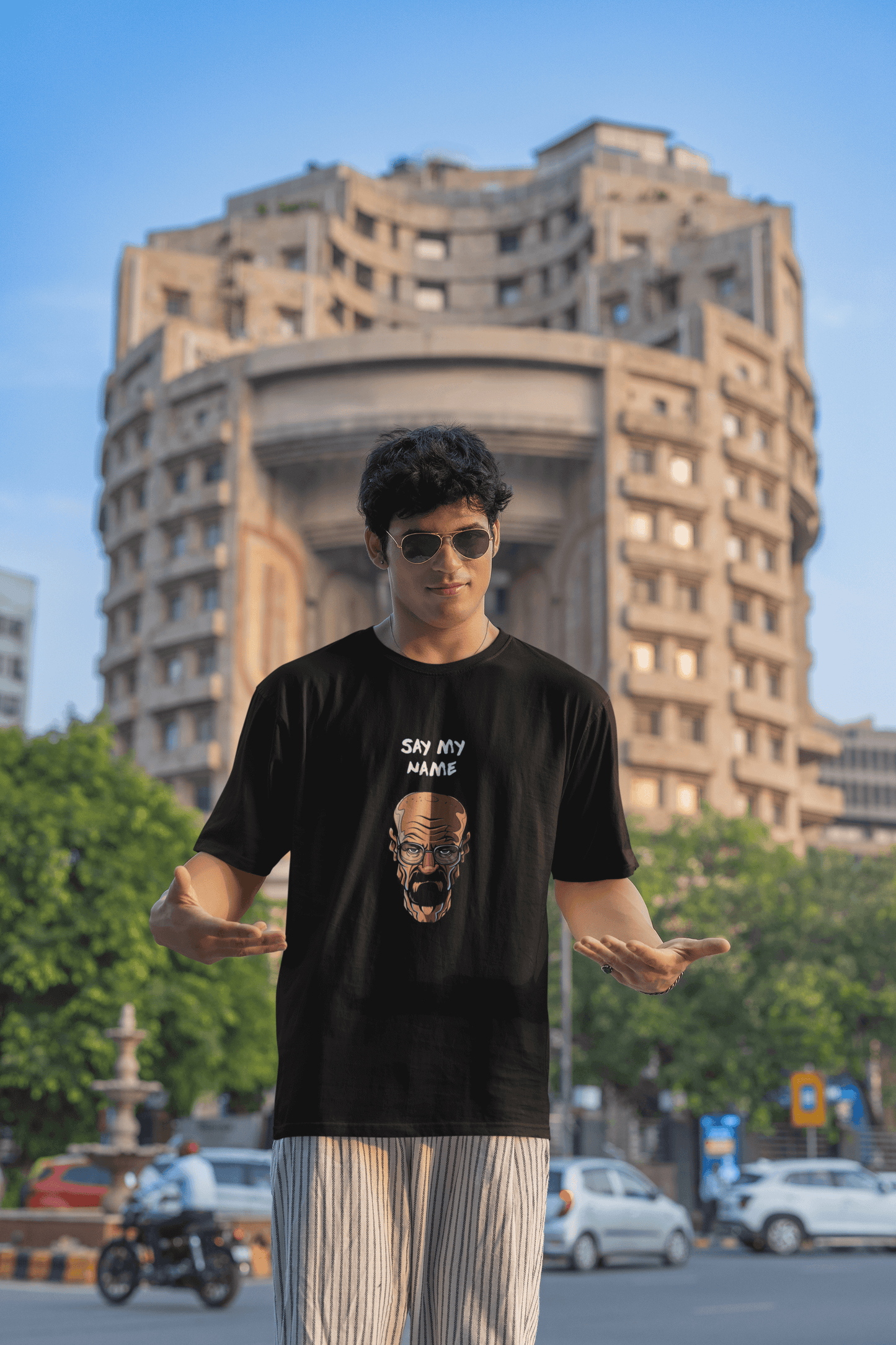 Emonke Oversized Black Graphic T-Shirt for Men – Breaking Bad - Emonke Store