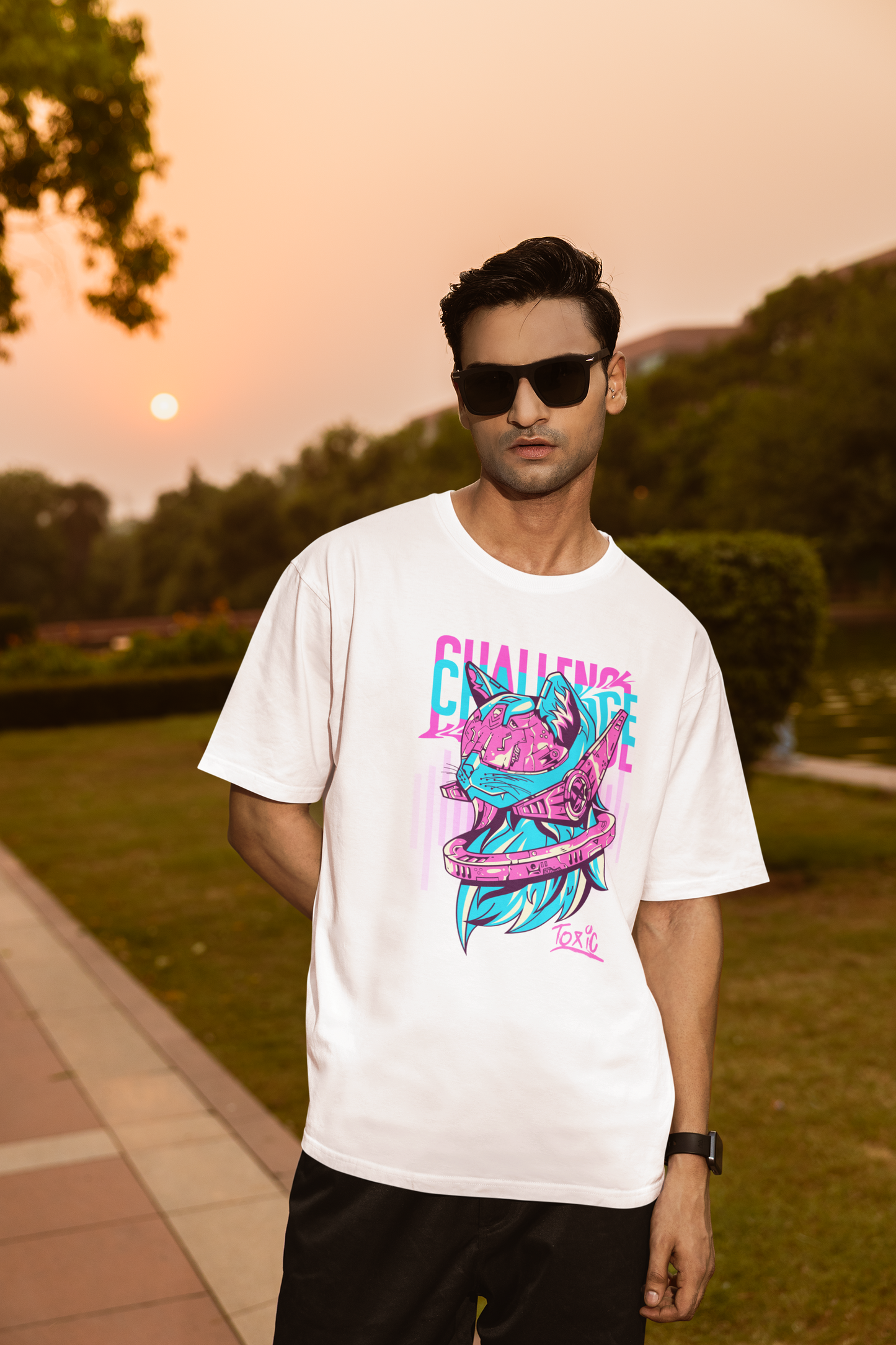 Emonke Oversized White Graphic T-Shirt for Men – Wild Cat