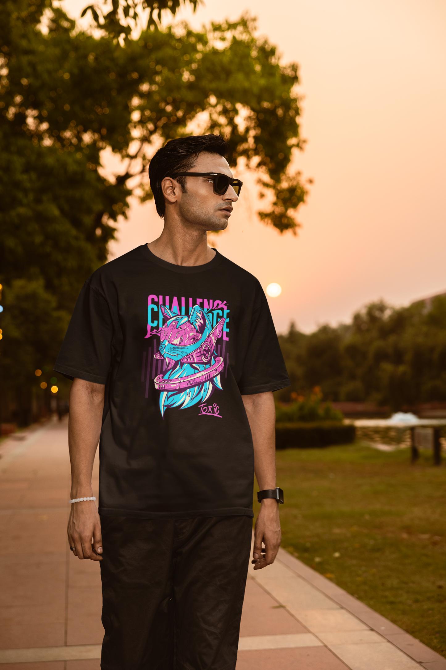 Emonke Oversized Black Graphic T-Shirt for Men – Wild Cat - Emonke Store